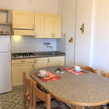 Flat With Sea View Terraceby Beahostrentals Appartement